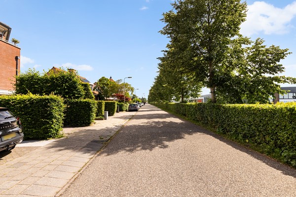Foto - Verkocht onder voorbehoud: wonen aan het water met luxe, rust en een eigen aanlegsteiger!
